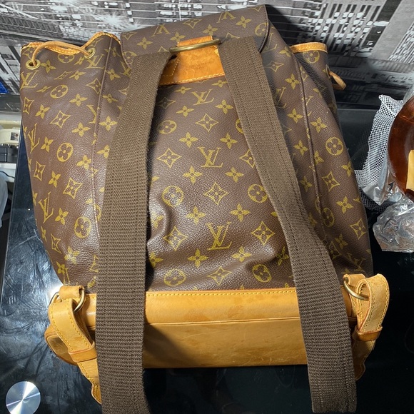 Authentic Louis Vuitton Monogram BackPack Montsouris GM main image 8
